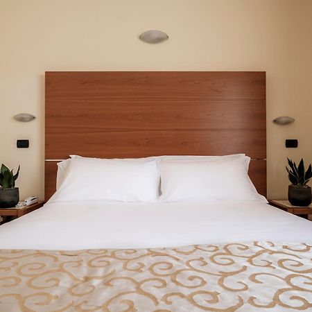 Hotel Lory Forlì Kültér fotó