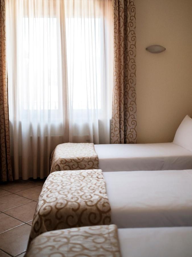 Hotel Lory Forlì Kültér fotó