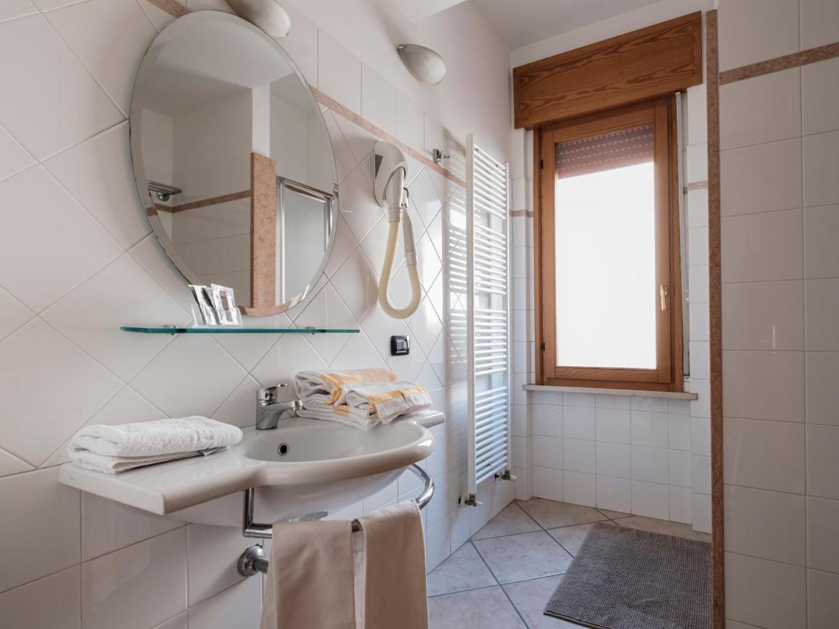 Hotel Lory Forlì Kültér fotó