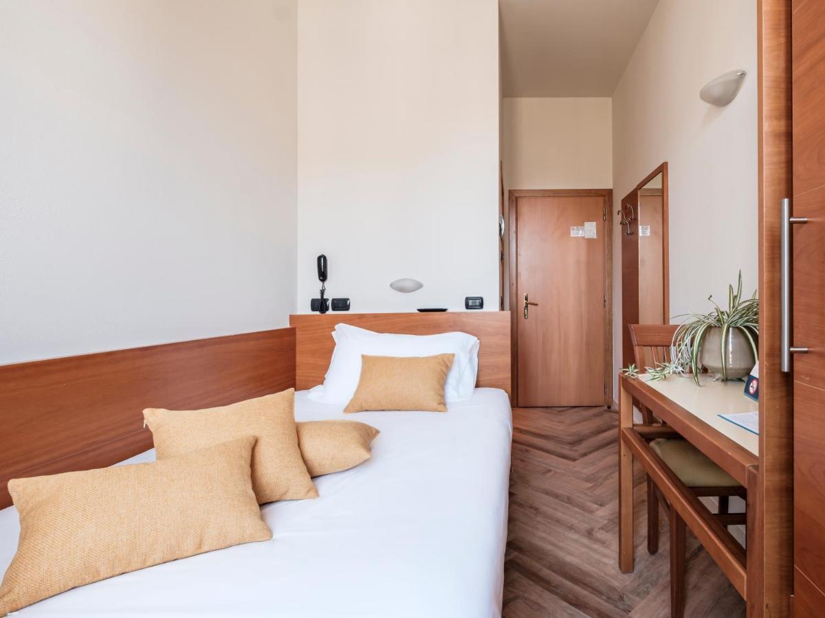 Hotel Lory Forlì Kültér fotó