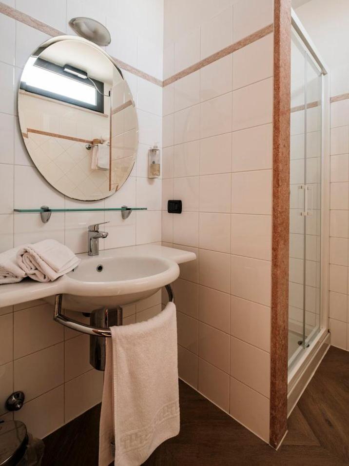 Hotel Lory Forlì Kültér fotó